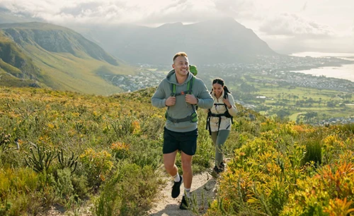 Herbstwanderung inmitten der bunten Natur 